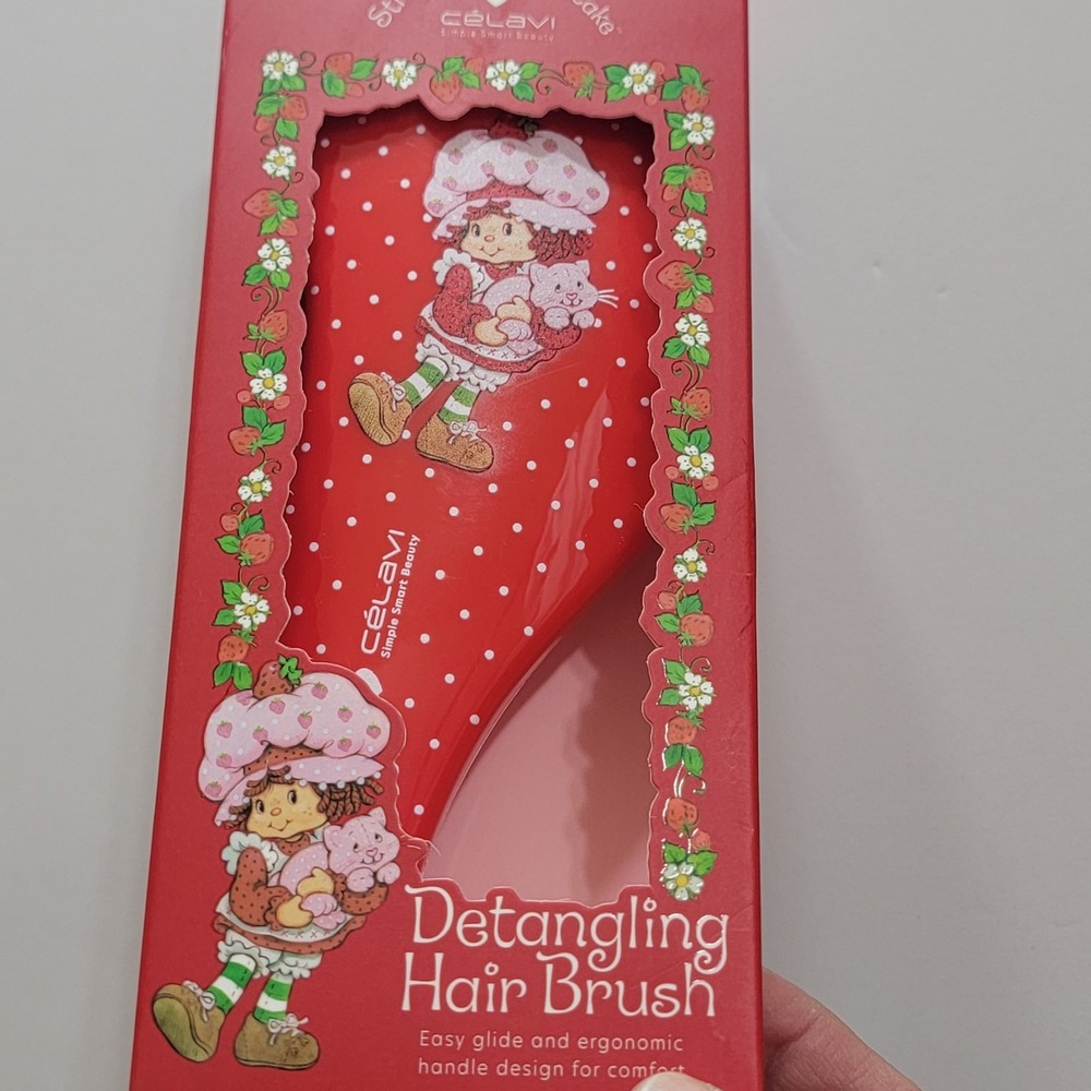 NEW STRAWBERRY SHORTCAKE By Celavi โ Red Florals DETANGLING HAIR BRUSH